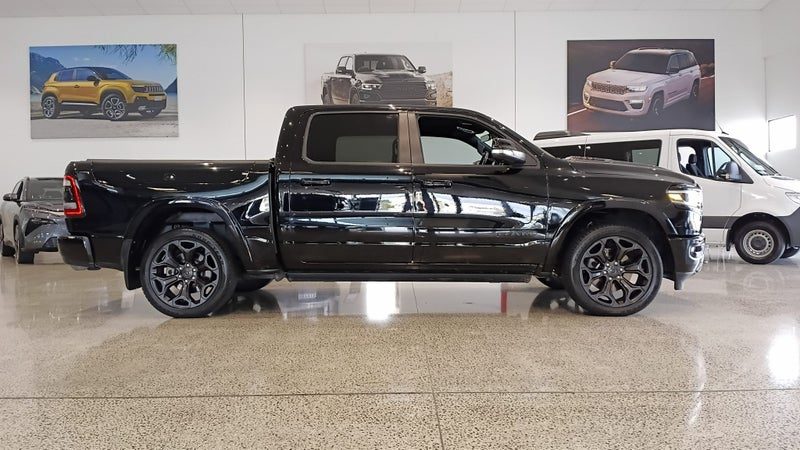 2022 Ram 1500 Limited Rb Night 5.7, photo 2
