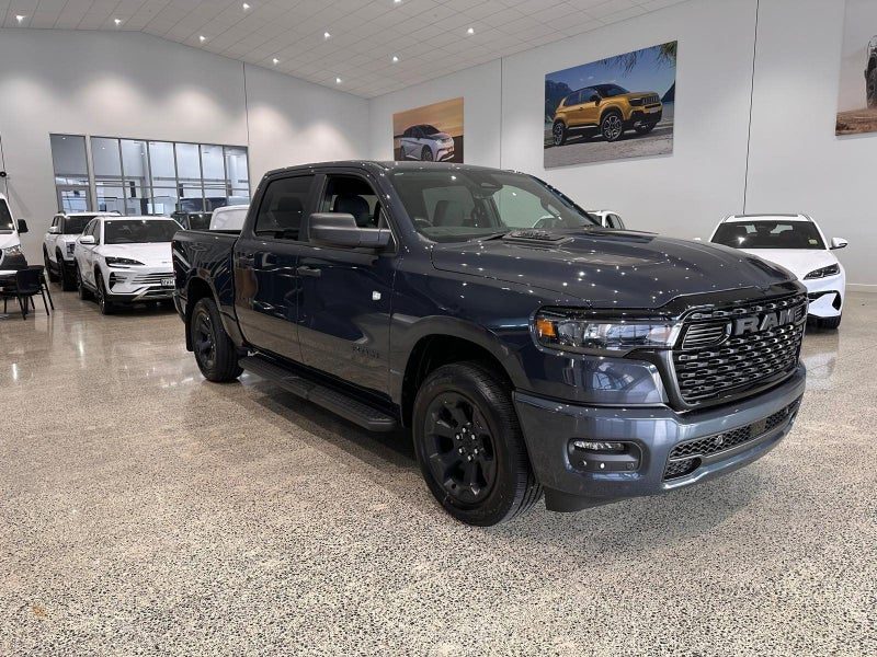 2026 Ram 1500 Express Bla