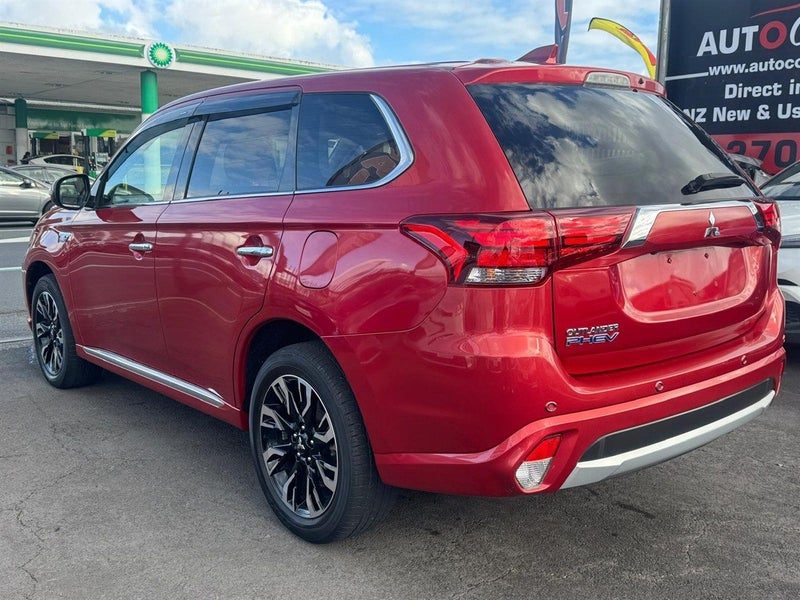 2017 Mitsubishi Outlander G 5 Seater, photo 2