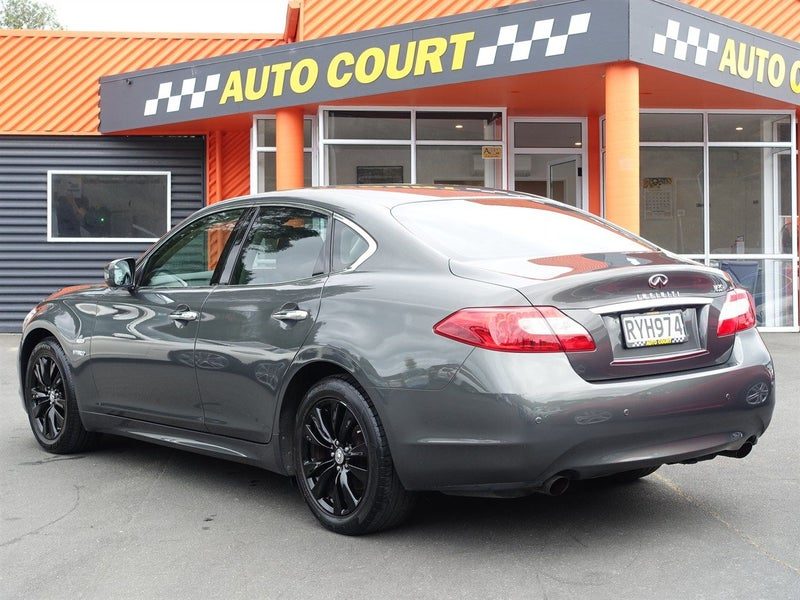 2012 INFINITI M35H Hybrid, photo 2