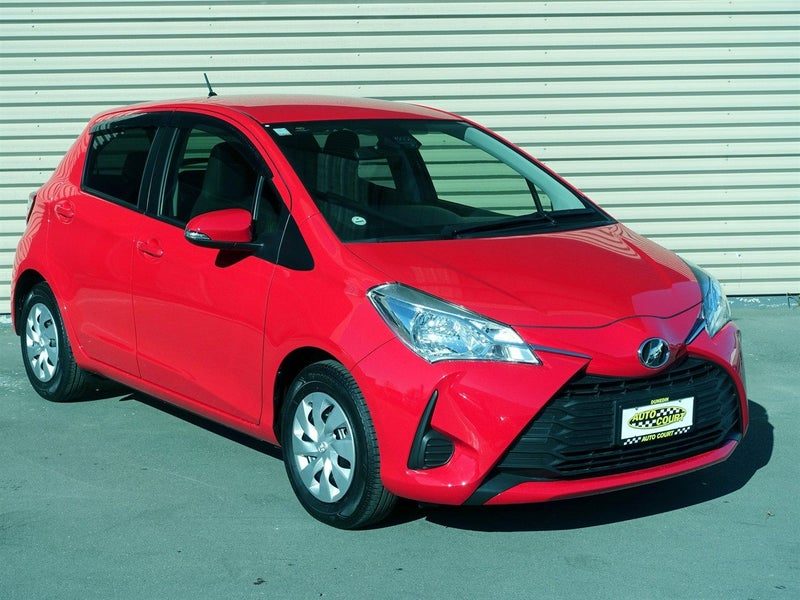 2017 Toyota Vitz F, main photo