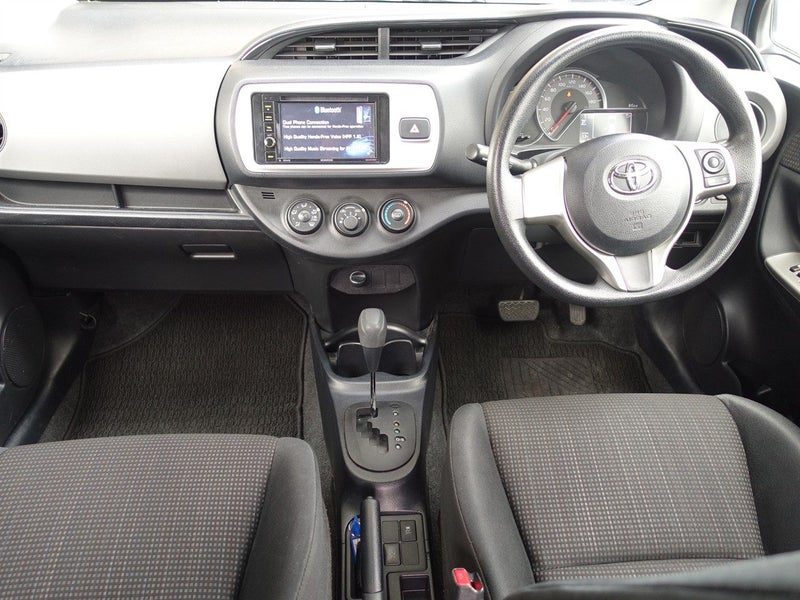 2014 Toyota Vitz, photo 3