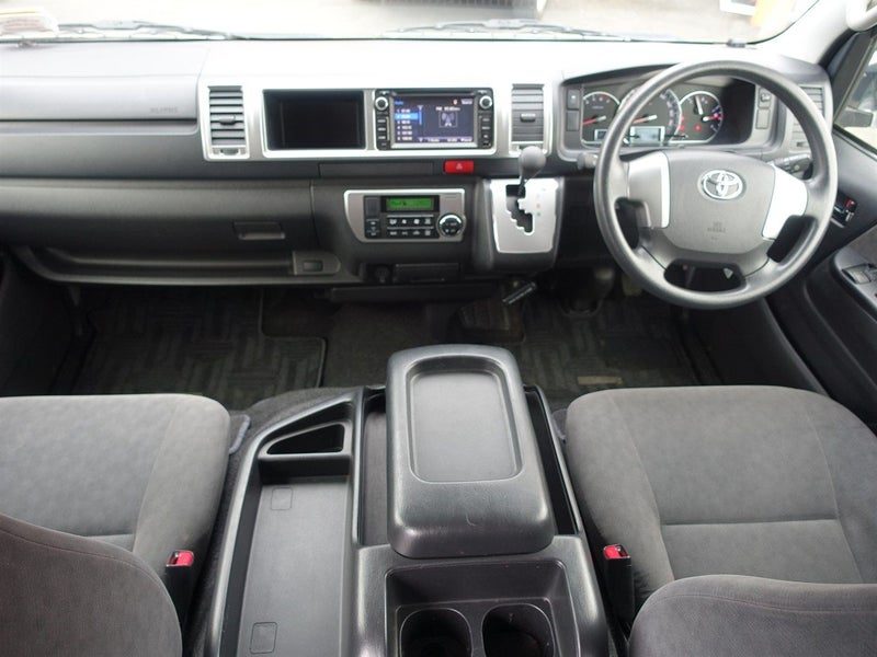 2017 Toyota Hiace Grand Cabin 4WD 10 Seater, photo 3