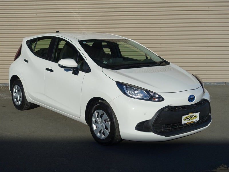 2023 Toyota Aqua B Hybrid, main photo