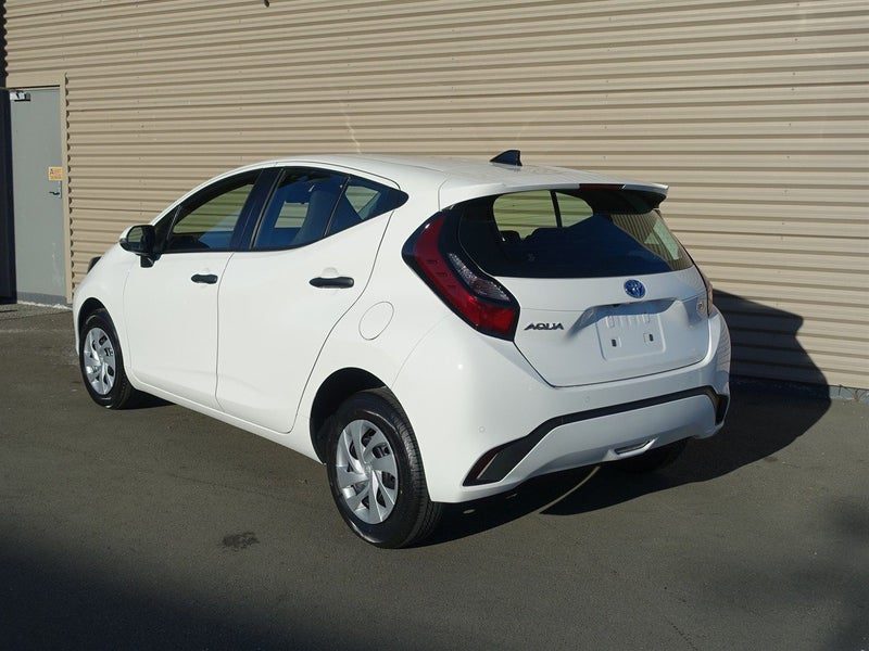 2023 Toyota Aqua B Hybrid, photo 2