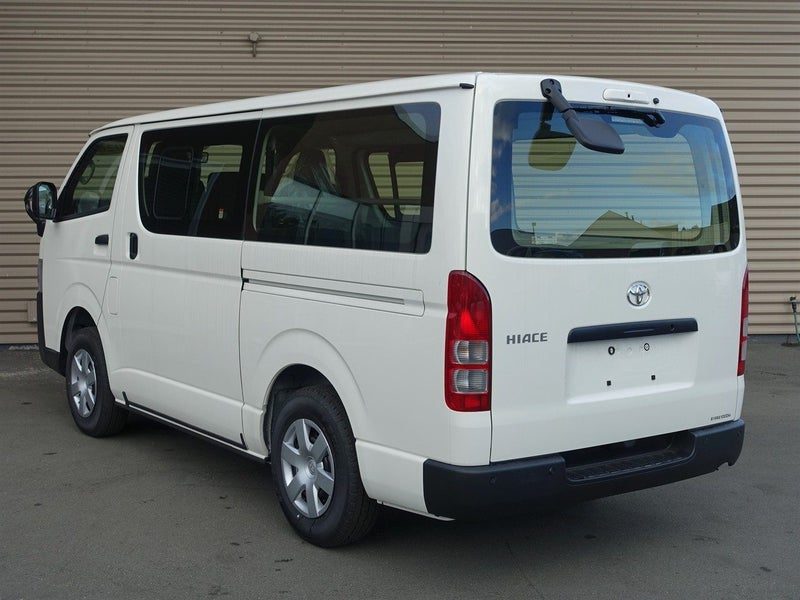 2026 Toyota Hiace DX 4WD, photo 2