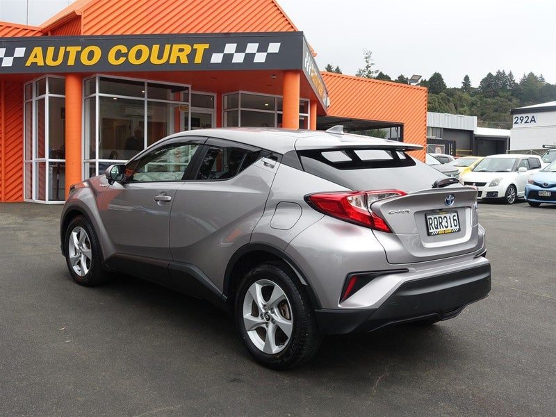 2017 Toyota C-HR S Hybrid, photo 2