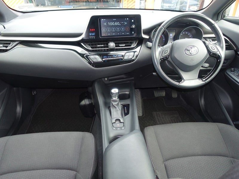 2017 Toyota C-HR S Hybrid, photo 3