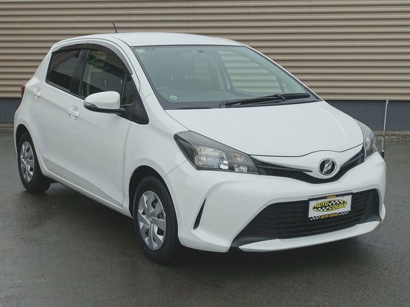 2015 Toyota Vitz F