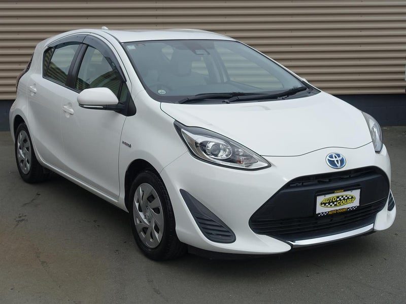 2020 Toyota Aqua L Hybrid, main photo