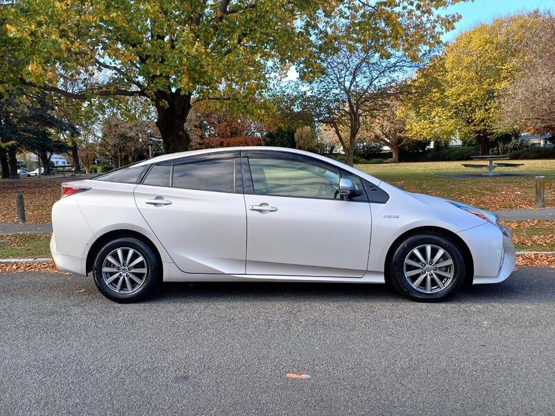 2018 Toyota Prius 1.8S Sports, photo 2