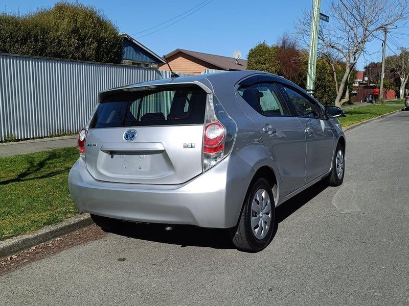 2012 Toyota Aqua G, photo 3