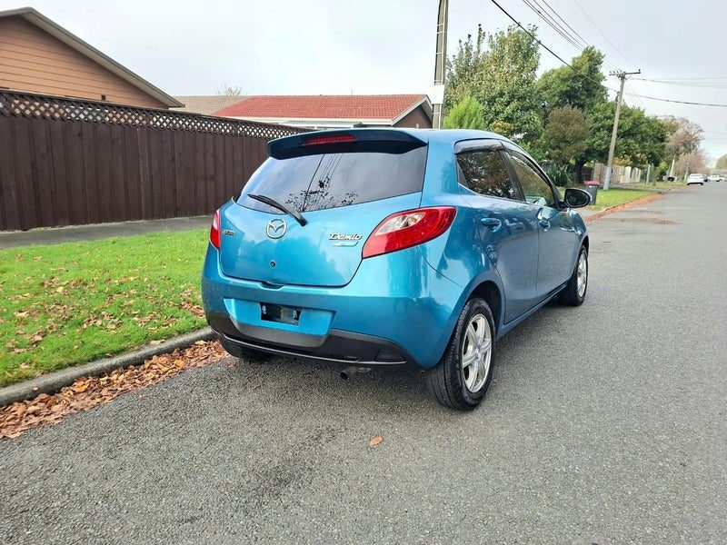2011 Mazda Demio 13S, photo 3