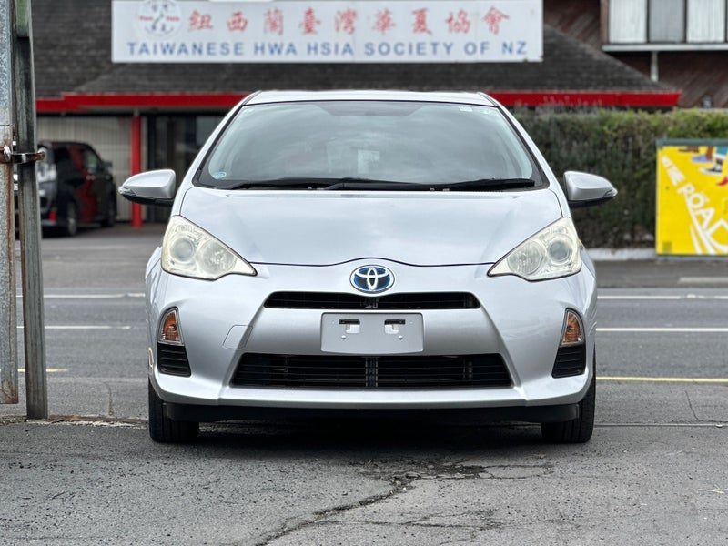 2013 Toyota Aqua S | Push Button Start, photo 2
