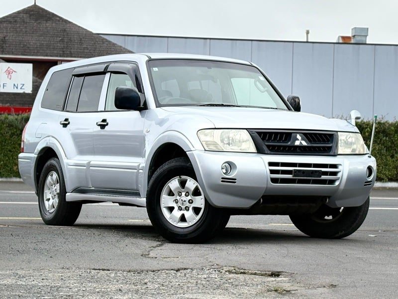 2005 Mitsubishi Pajero
