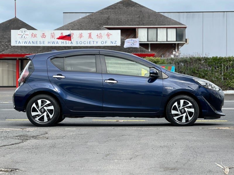 2021 Toyota Aqua, photo 3