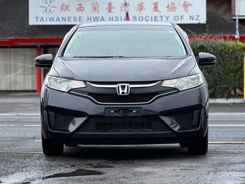 2015 Honda Fit Hybrid Facelift | 58000 KMs Only, photo 2