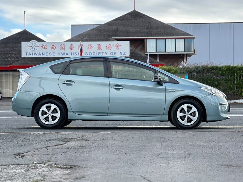 2013 Toyota Prius S *Rev Cam/Bluetooth Audio*, photo 3