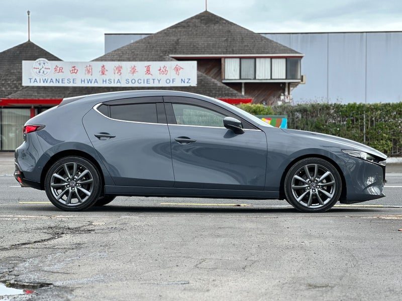 2019 Mazda 3 20S, photo 3