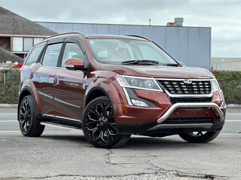 2021 Mahindra XUV500, main photo