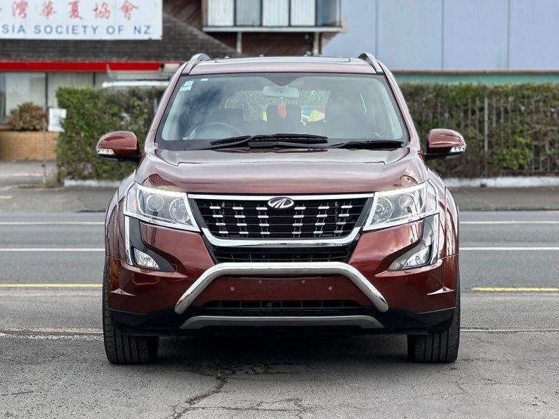 2021 Mahindra XUV500, photo 2