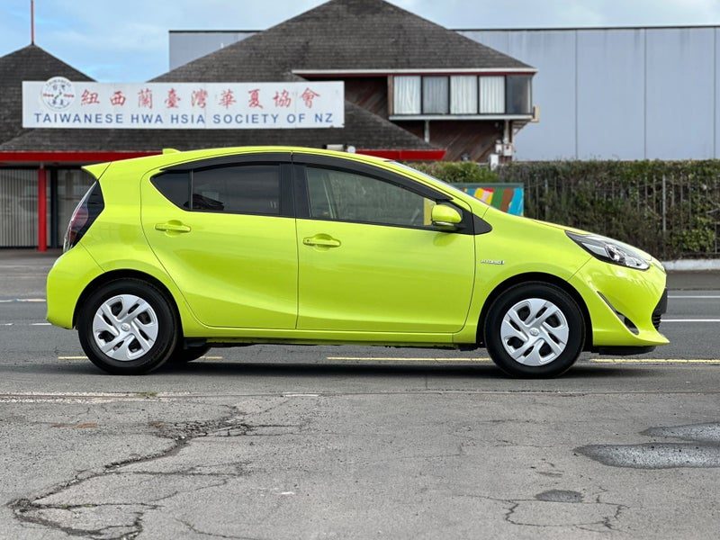 2020 Toyota Aqua S Style *Safety Sense*, photo 3