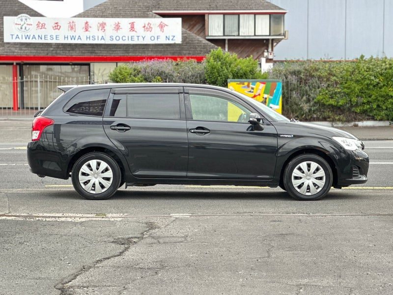 2014 Toyota Corolla Fielder, photo 3