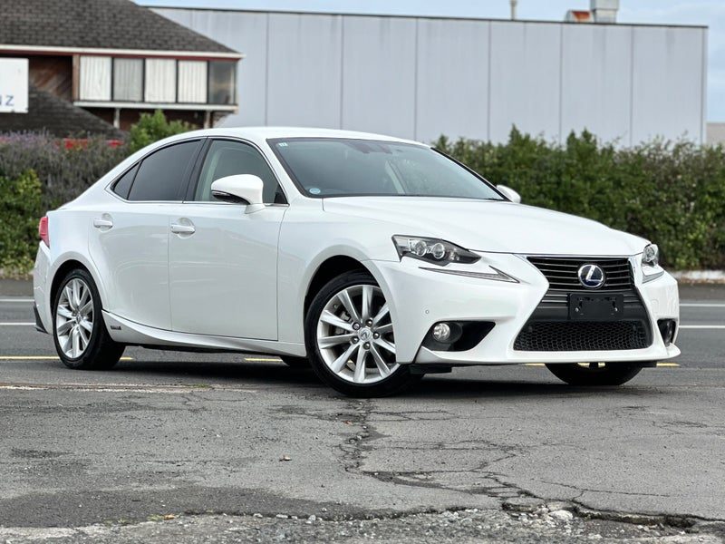 2013 Lexus IS 300h Hybrid
