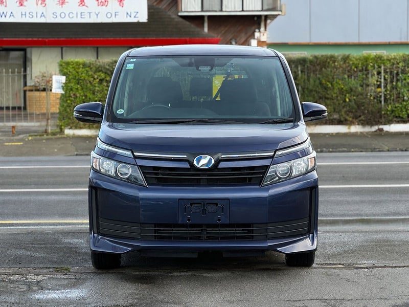 2016 Toyota Voxy Hybrid | Toyota Safety Sense, photo 2