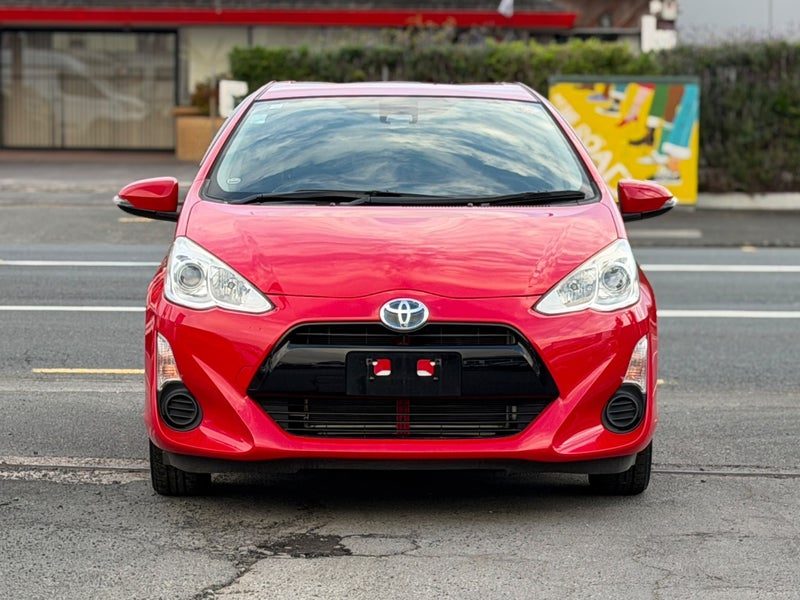 2017 Toyota Aqua G, photo 2