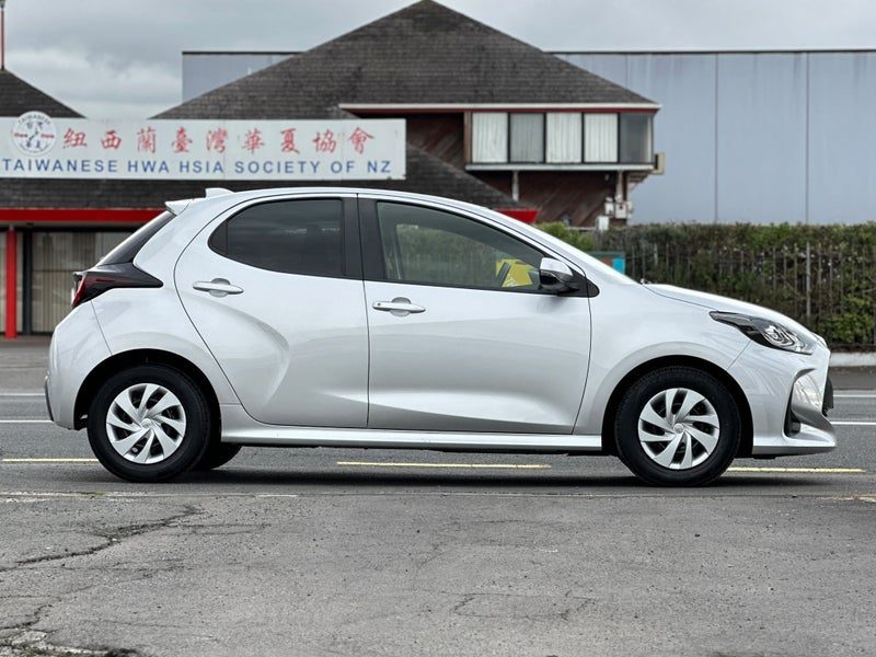 2021 Toyota Yaris Hybrid, photo 3