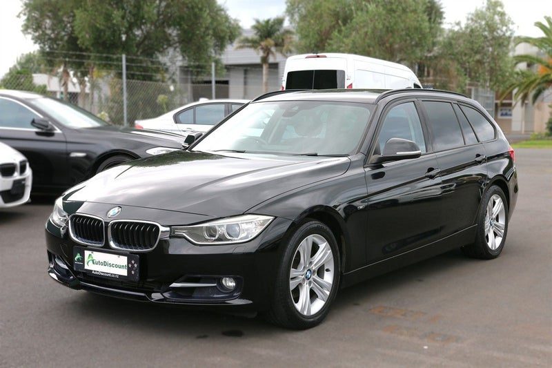 2013 BMW 320i Touring, photo 2