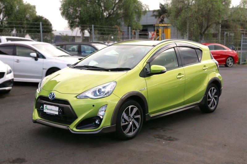 2015 Toyota Aqua X Urban, photo 2