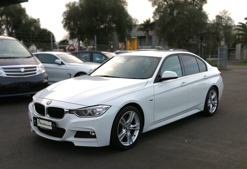 2013 BMW 328i M Sport, photo 2