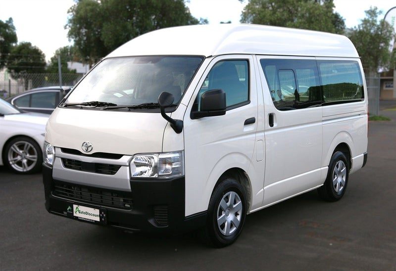2024 Toyota Hiace DX, photo 2