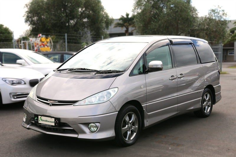 2005 Toyota Estima 8 Seater, photo 2