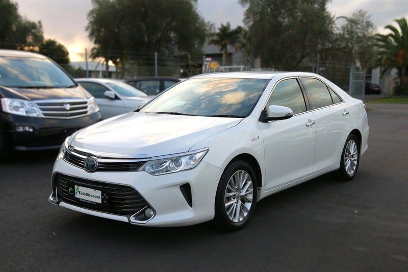 2015 Toyota Camry, photo 2