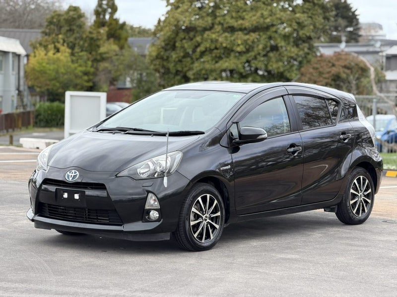 2013 Toyota Aqua, photo 3