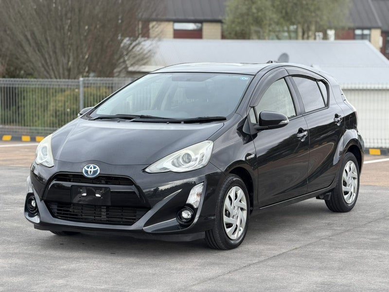 2015 Toyota Aqua, photo 3