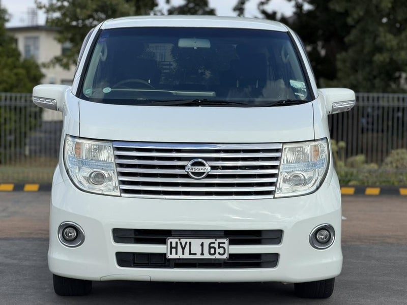 2004 Nissan Elgrand Highway Star, photo 2
