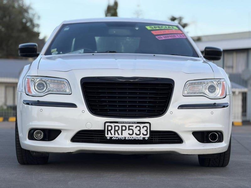 2015 Chrysler 300, photo 2