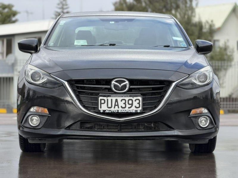 2014 Mazda Axela Hybrid, photo 2