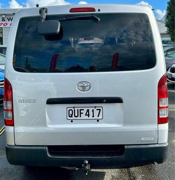 2014 Toyota Hiace, photo 3