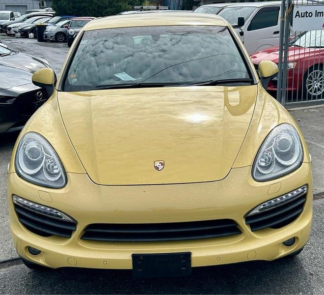 2011 Porsche Cayenne Hybrid, photo 2