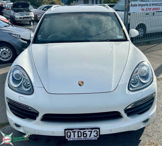 2011 Porsche Cayenne S Hybrid, photo 3