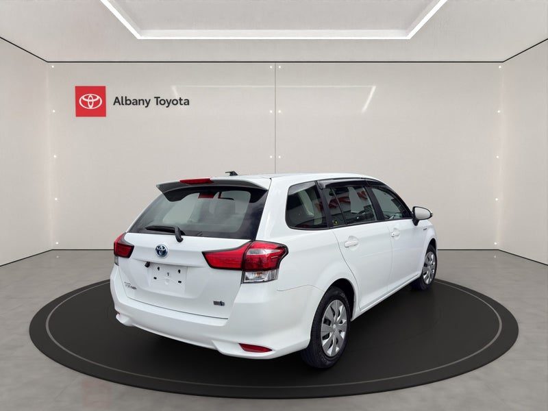 2017 Toyota Corolla Fielder 1.5 Hybrid EX 5 Dr..., photo 3