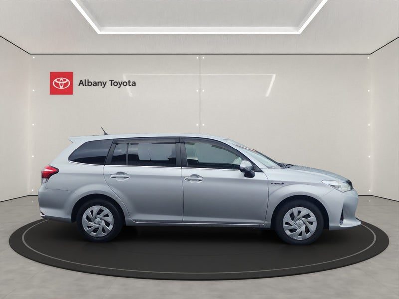 2017 Toyota Corolla Fielder 1.5 Hybrid G 5 Dr W..., photo 2
