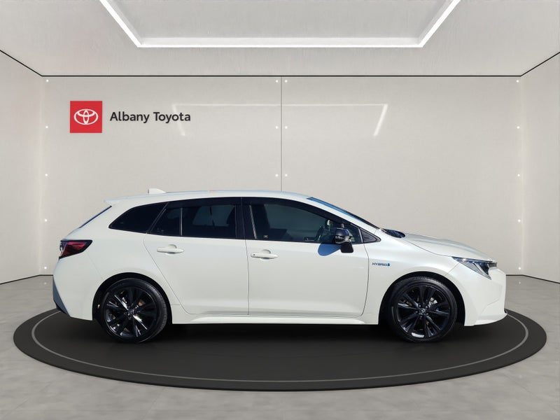 2021 Toyota Corolla 1.8 Hybrid WxB 5 Dr Wagon C..., photo 2