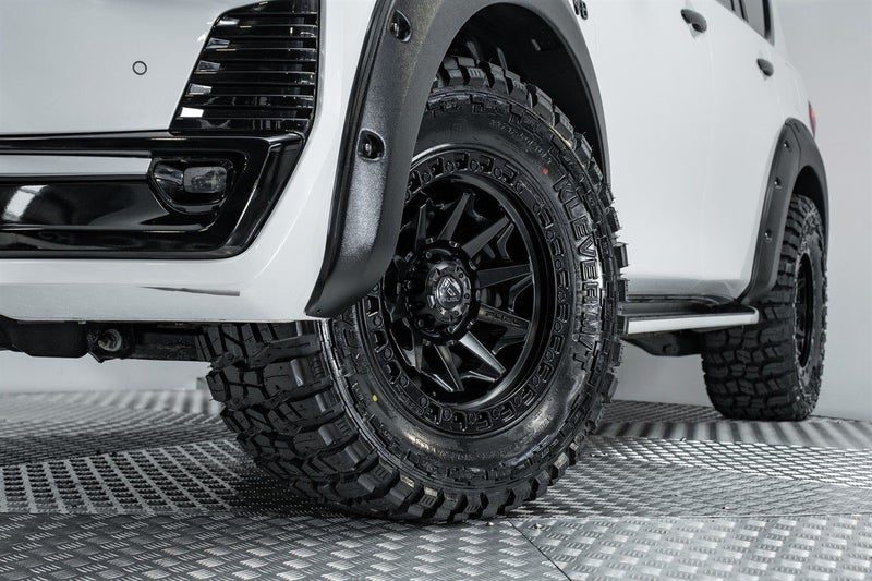 2022 Nissan Patrol TI-L 5.6L V8 4WD, photo 2