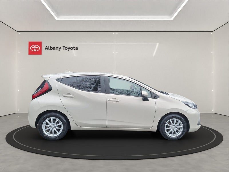 2023 Toyota Aqua 1.5 Hybrid G 5 Dr Hatch CVT 2W..., photo 2